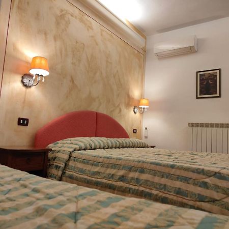 Hotel Ristorante Da Carlos Santa Maria Giudice Eksteriør bilde